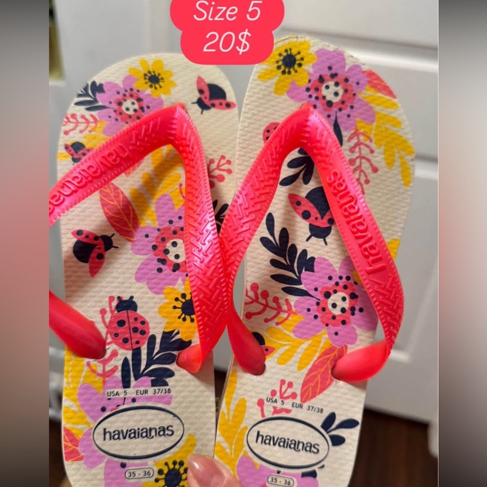 Havaianas Floral Flip Flops with Bright Pink Straps